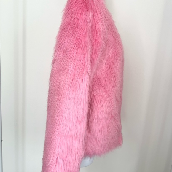 PLUSH faux fur jacket in Bubblegum Pink by H&M.  Size women's 6 - Picture 3 of 8